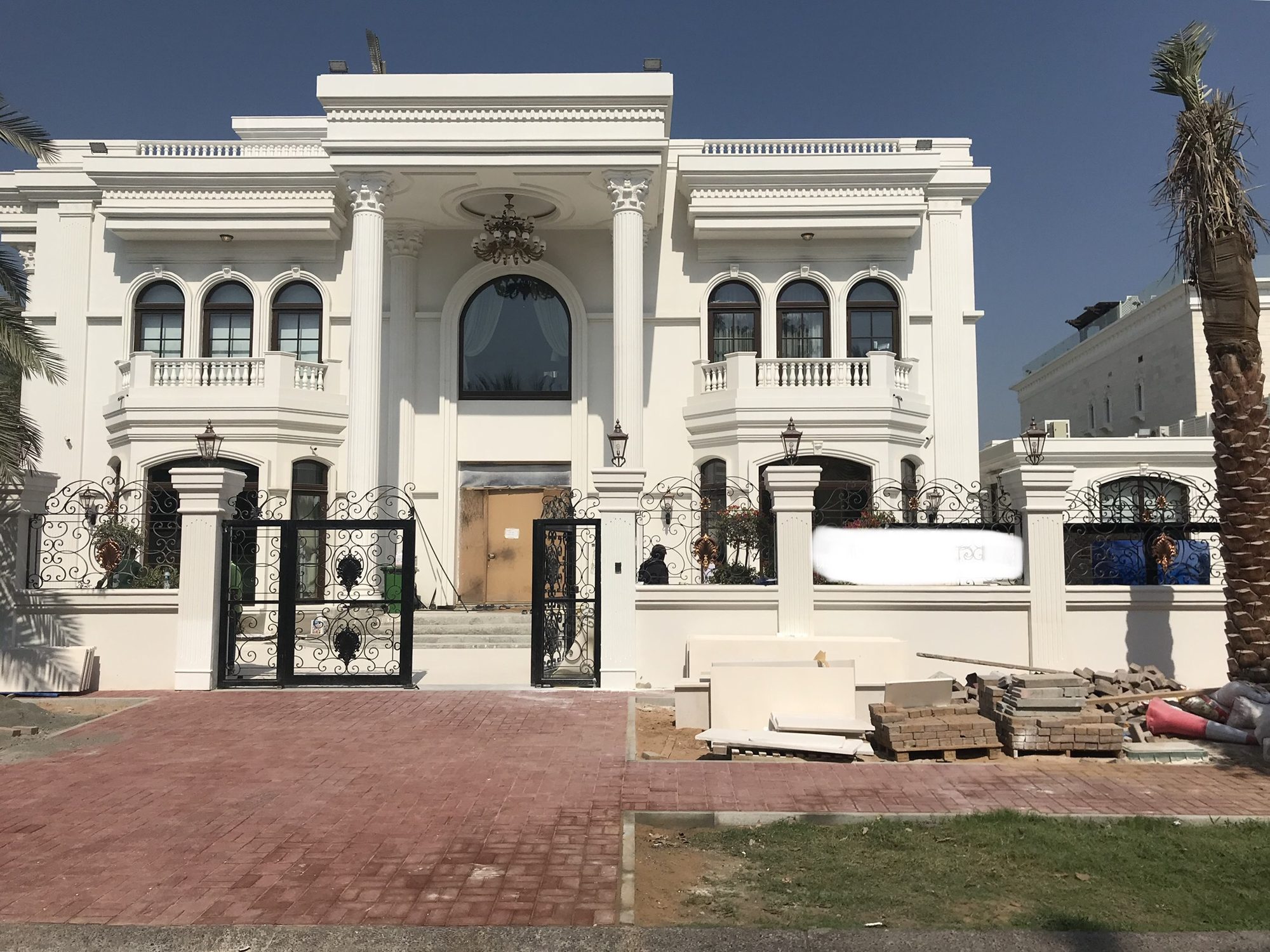 Emirates Hills Villa